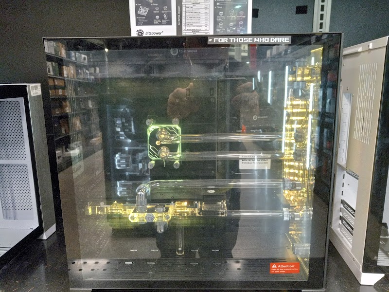 Micro Center - Photo 4